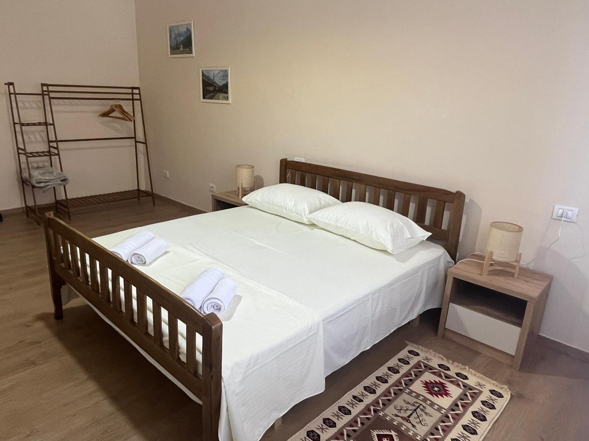 Irena And Papi's Warm Leilighet Tiranë